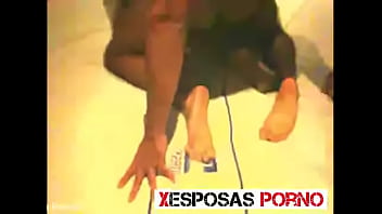 Vídeos pornô de marido levando a esposa escondido em casa de swing