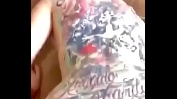 Loia tatuada