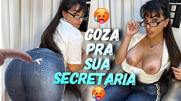 Secretária gostosa dando de quatro